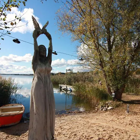 Beachy Caravan Am Achterwasser,