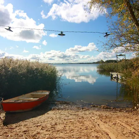 Prázdninový dům Beachy Caravan Am Achterwasser, Lutow