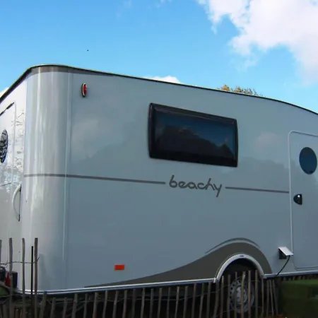 Prázdninový dům Beachy Caravan Am Achterwasser, Lutow