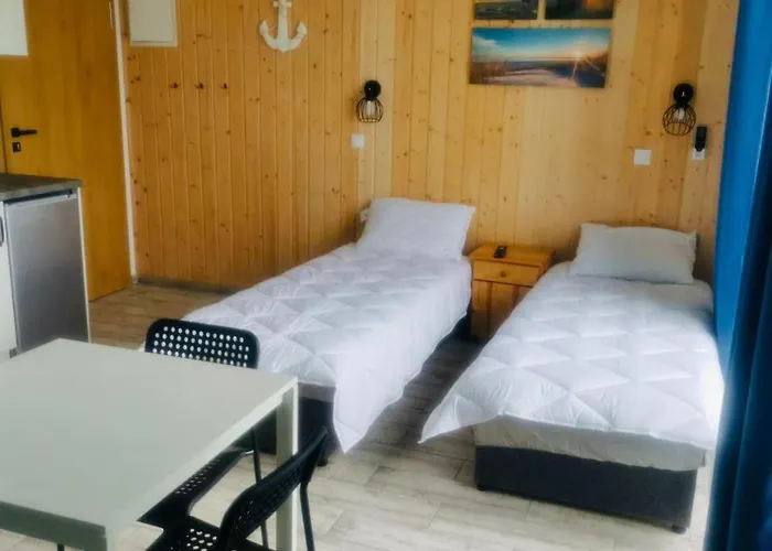 Beachy Caravan Am Achterwasser, 펜션 Lutow