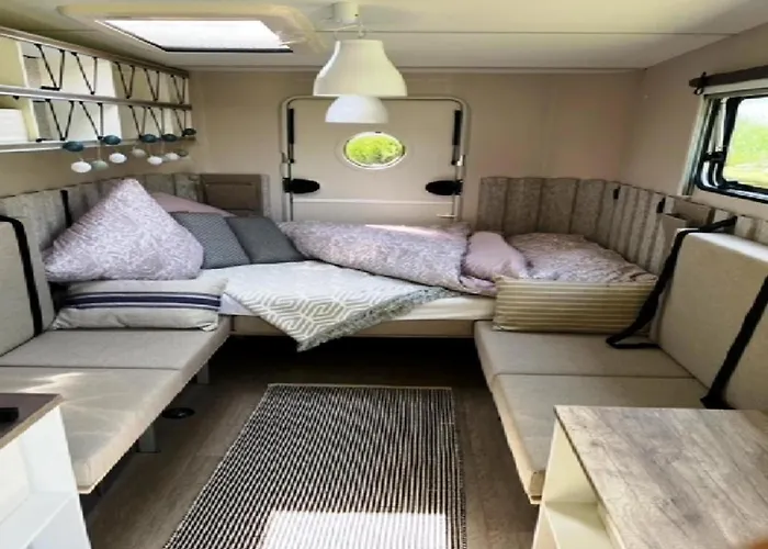 Beachy Caravan Am Achterwasser, 펜션